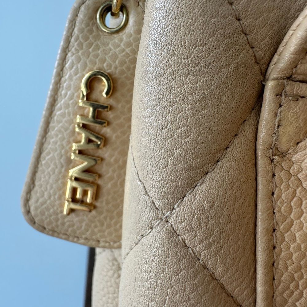 Chanel Caviar Vintage Tote Bag with Double chain straps - Picture 3 of 17